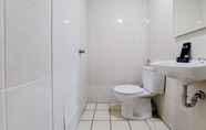 Toilet Kamar 4 Comfort and Nice  Studio at M-Town Residence Apartment By Travelio