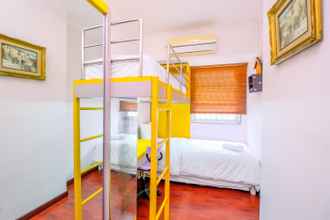 Kamar Tidur 4 Nice and Cozy 2BR Apartment at Maple Park Sunter By Travelio