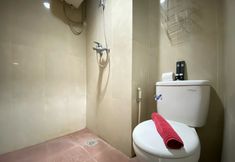 In-room Bathroom 6 Private Studio Room Apartment at Taman Melati Jatinangor By Travelio