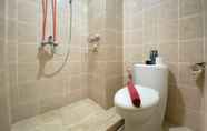 In-room Bathroom 5 Cozy 2BR Apartment at Pinewood Jatinangor By Travelio