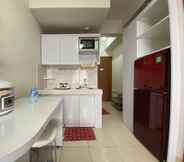 Common Space 4 Cozy 2BR Apartment at Pinewood Jatinangor By Travelio