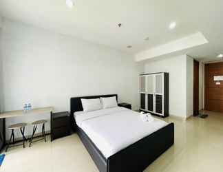 Bedroom 2 Cozy Studio Room Apartment at Dago Suites By Travelio