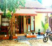 Exterior 5 Sadewa Homestay Batukaras