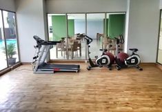 피트니스 센터 7 Private and Well Furnished 2BR Mekarwangi Square Cibaduyut Apartment By Travelio