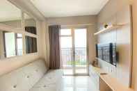 Sảnh chờ Private and Well Furnished 2BR Mekarwangi Square Cibaduyut Apartment By Travelio