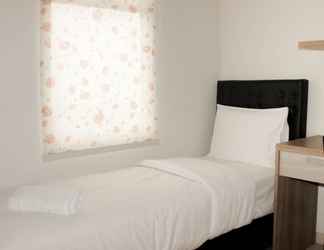 Kamar Tidur 2 Spacious and Comfy 2BR at Springlake Summarecon Apartment Bekasi By Travelio