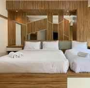 Kamar Tidur 3 Nice and Fancy Studio at Sunter Park View Apartment By Travelio