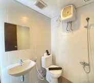 In-room Bathroom 4 Spacious and Private Studio Room at Skyland City Jatinangor By Travelio
