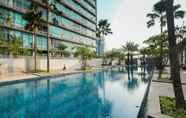สระว่ายน้ำ 6 Comfort and Warm 1BR at CityLofts Sudirman Apartment By Travelio
