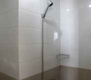 In-room Bathroom 4 Studio in front of Shopping Mall at Apartment Green Pramuka By Travelio