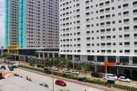 Sảnh chờ Studio in front of Shopping Mall at Apartment Green Pramuka By Travelio