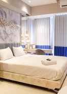 BEDROOM Spacious and Grand Luxurious Studio at Benson Supermall Mansion Apartment By Travelio