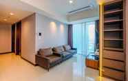 Ruang untuk Umum 6 Spacious and Elegant 3BR Apartment at Casa Grande Residence By Travelio