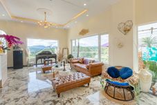 로비 Shin Village Hotel