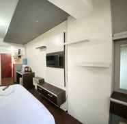 Ruang Umum 5 Cozy Studio Apartment at Emerald Towers By Travelio