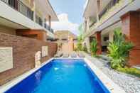 Swimming Pool Komala Homestay by ecommerceloka