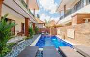 Swimming Pool 7 Komala Homestay by ecommerceloka