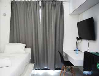 Phòng ngủ 2 Restful and Nice Studio Sky House BSD Apartment By Travelio