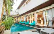 สระว่ายน้ำ 5 Villa Anaka Seminyak 