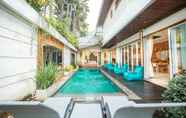 สระว่ายน้ำ 4 Villa Anaka Seminyak 