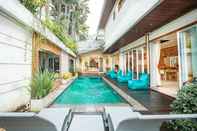 สระว่ายน้ำ Villa Anaka Seminyak 