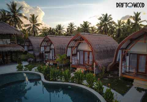 Swimming Pool Driftwood Lombok