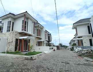 Exterior 2 Villa Holiday by Masterpiece Villa