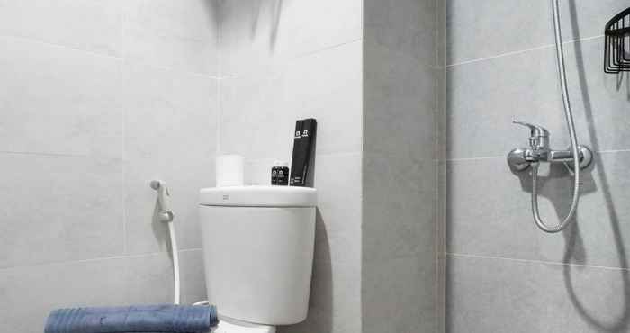 In-room Bathroom Stylish and Compact Studio Apartment at Taman Melati Surabaya By Travelio