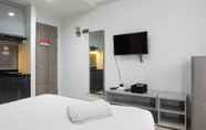 Bilik Tidur 4 Stylish and Compact Studio Apartment at Taman Melati Surabaya By Travelio