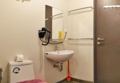 Toilet Kamar 7 Lovina 16-AE at One Residence near Ferry Terminal