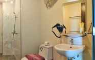 In-room Bathroom 6 Lovina 16-AE at One Residence near Ferry Terminal