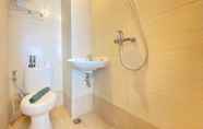 In-room Bathroom 6 Spacious Chic Studio Room at Apartment Gateway Pasteur By Travelio