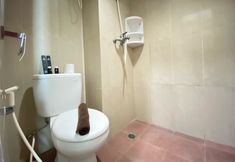 In-room Bathroom 5 Bohemian Studio Room Apartment at Taman Melati Jatinangor By Travelio