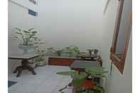 Common Space Gading Kemuning Guest House