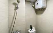 In-room Bathroom 6 Modern and Spacious 2BR at Gateway Pasteur Apartment By Travelio