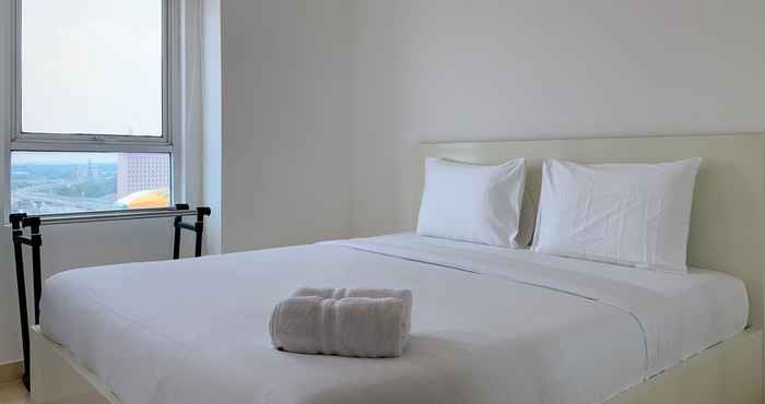 ห้องนอน Comfort and Cozy 1BR at MT Haryono Square Apartment By Travelio