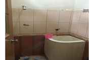 Toilet Kamar 7 Villa Bunga Cengkeh