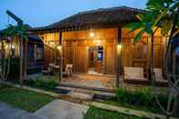 พื้นที่สาธารณะ Joglo Lesung Heritage Cottage