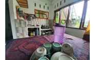 Bedroom 5 Star Homestay Kampung Warna Warni Tigarihit