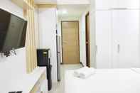 Bilik Tidur Tranquil Studio at Apartment Vida View Makassar By Travelio