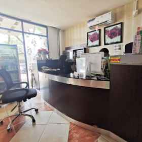 Lobby 1 Room at AWS Apartment by Levi, Banjar Fried Chicken Hotels