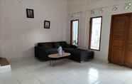 Lobby 2 Gilang Homestay Bilebante