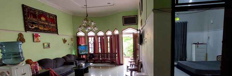 Sảnh chờ RACHMAD HOMESTAY WARUNGBOTO 