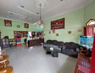 Lobby 2 RACHMAD HOMESTAY WARUNGBOTO 