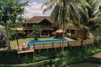 Swimming Pool Peraja Bungalows