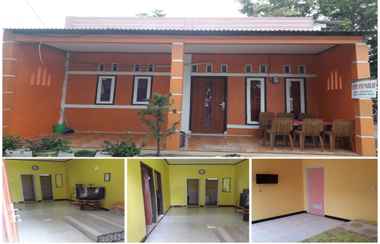 Kamar Tidur 2 Homestay Nabila Pulau Pari