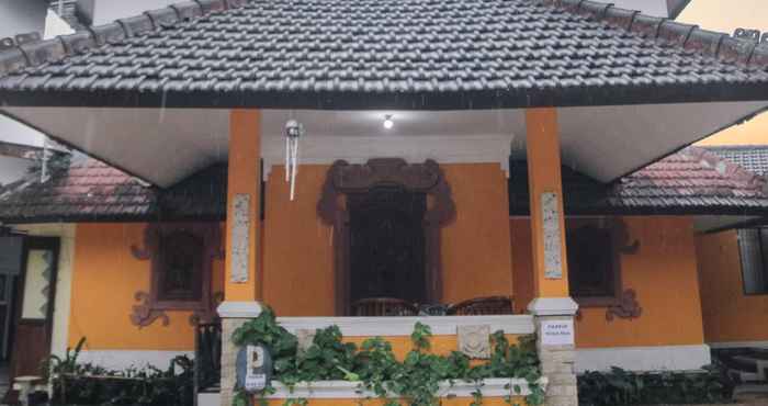 Luar Bangunan Azaria Syariah Guest House