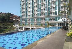Swimming Pool 5 Affordable and Minimalist Studio Apartment at Taman Melati Jatinangor By Travelio