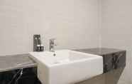 In-room Bathroom 4 Spacious and Cozy Stay Studio at West Vista Apartment By Travelio