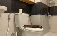 In-room Bathroom 6 Cozy 2BR Living Cinere Bellevue Suites Apartment By Travelio